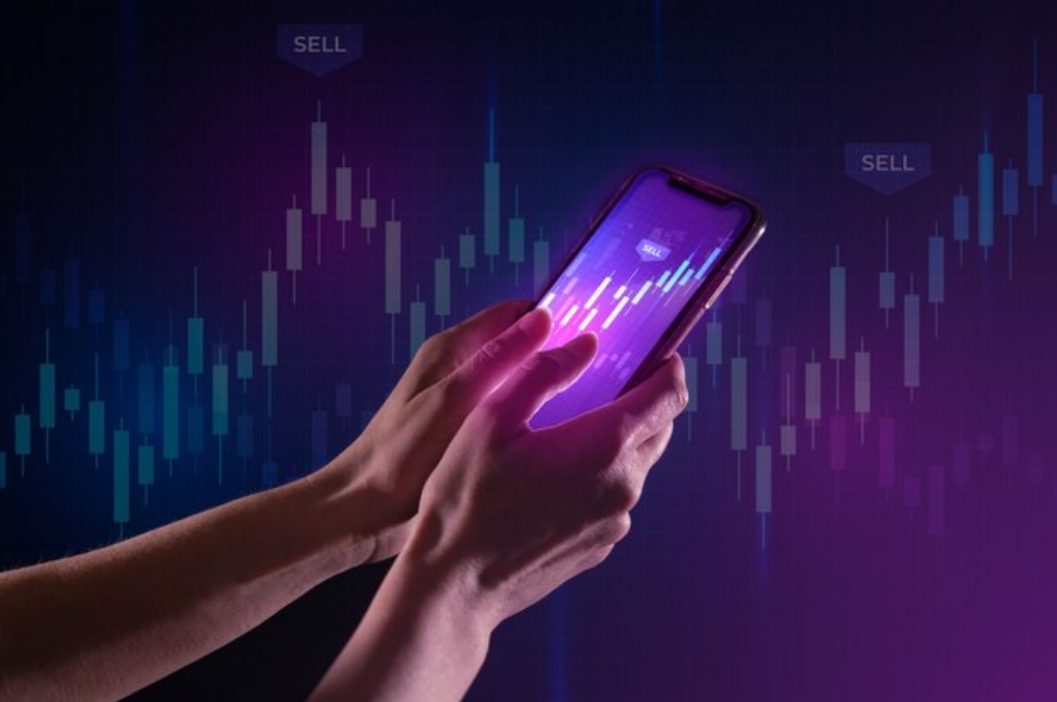 Intraday short selling: a person doing short trading with a phone